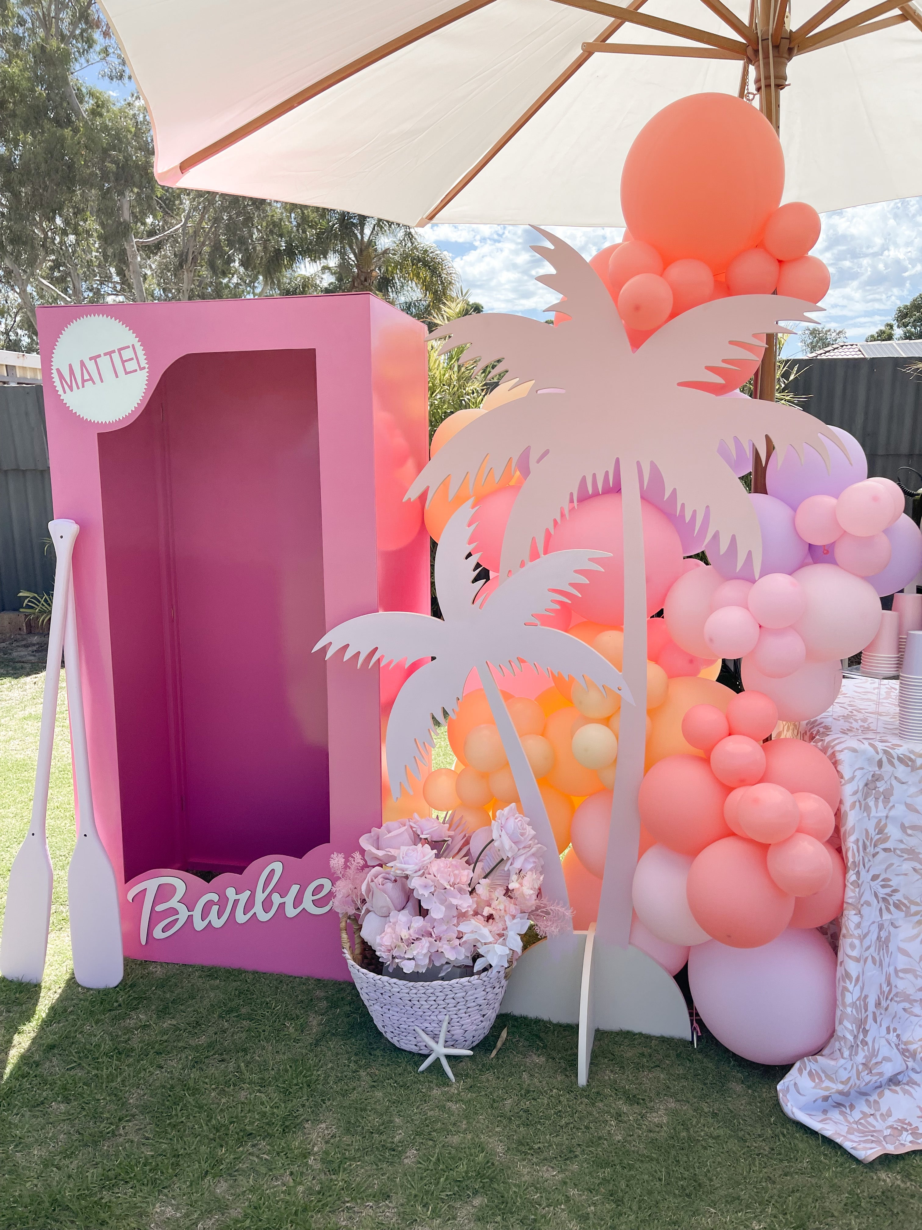 Barbie Box Rental – Westcoast Balloons