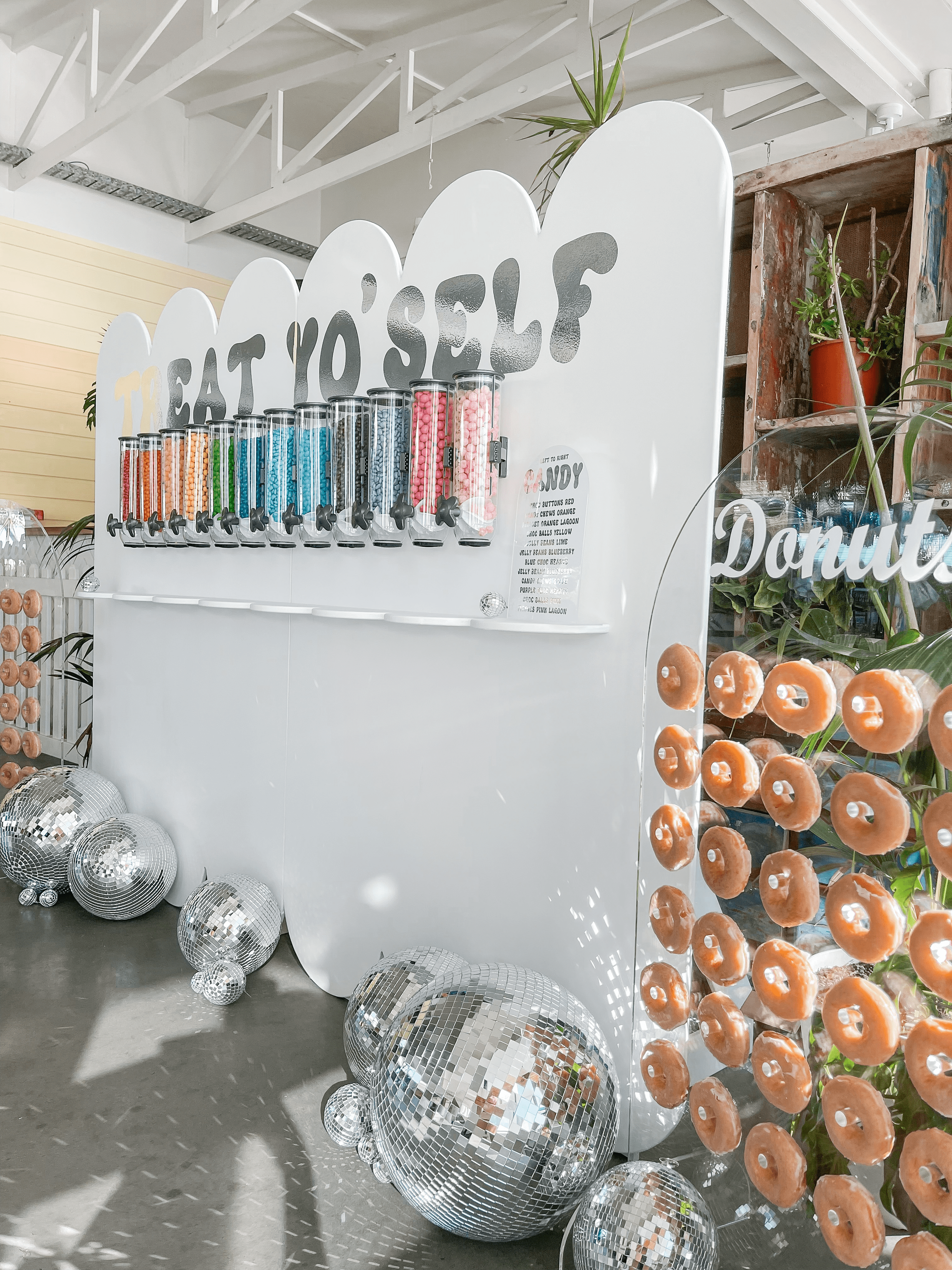 CANDY WALL - UNFILLED