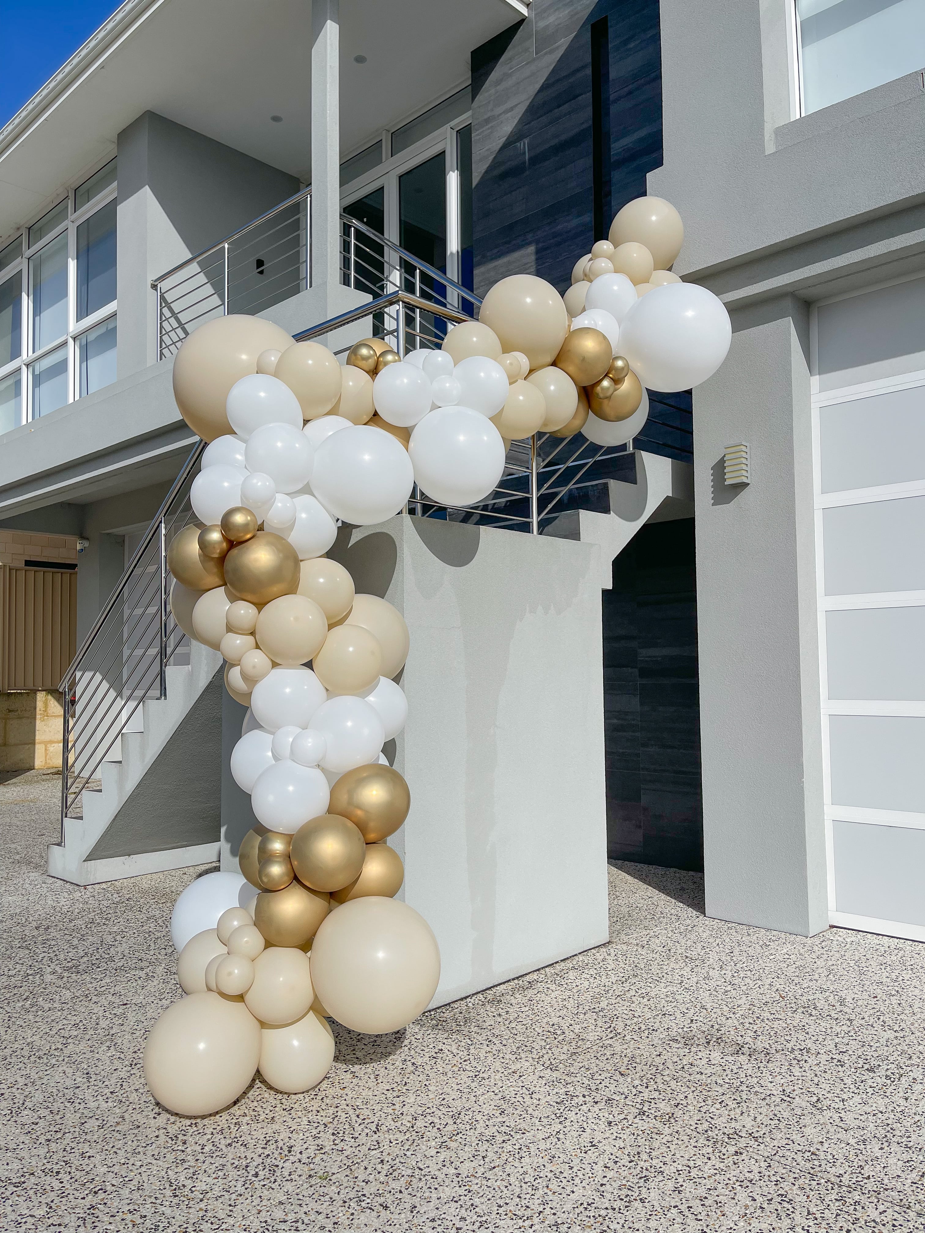 Champagne Showers – Luxe DIY Balloon Garland Kit