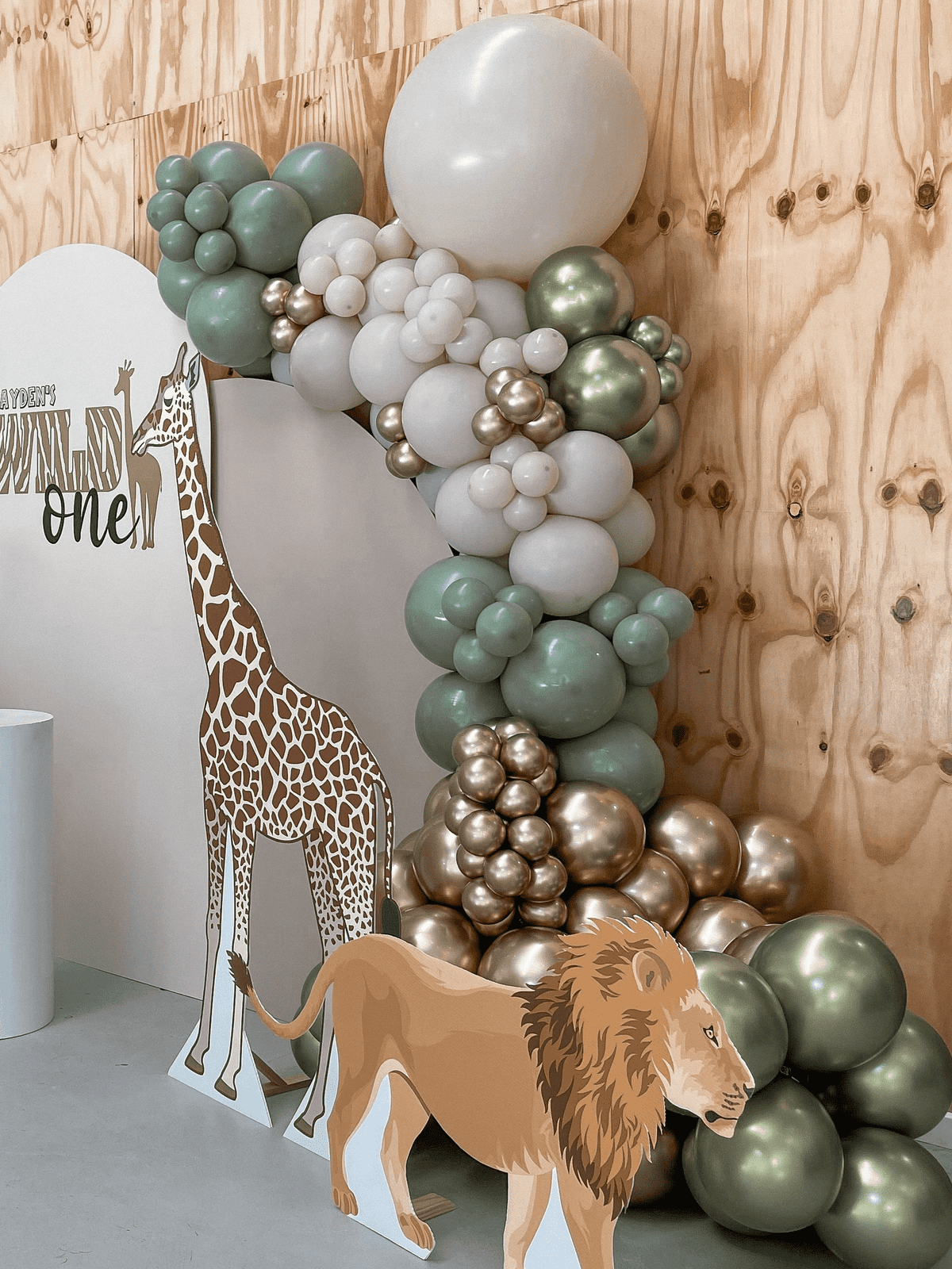 EUCALYPTUS DREAM BALLOON GARLAND