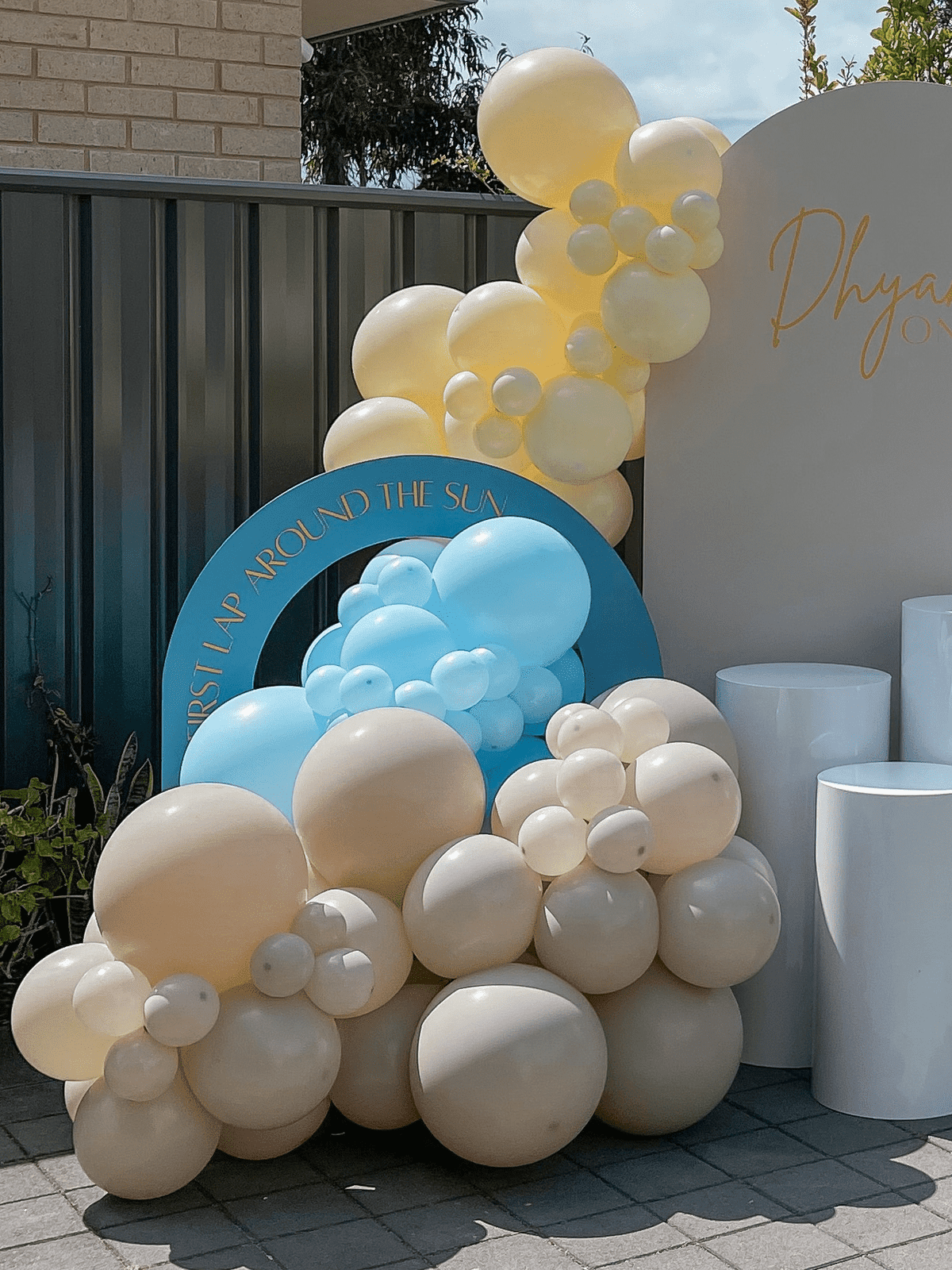 CUSTOM BALLOON GARLAND